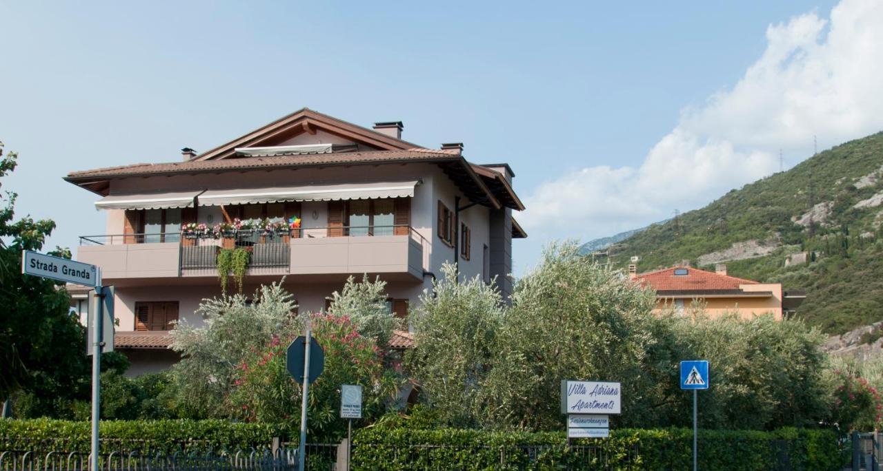 Appartamenti Villa Adriana Torbole Sul Garda Exteriör bild